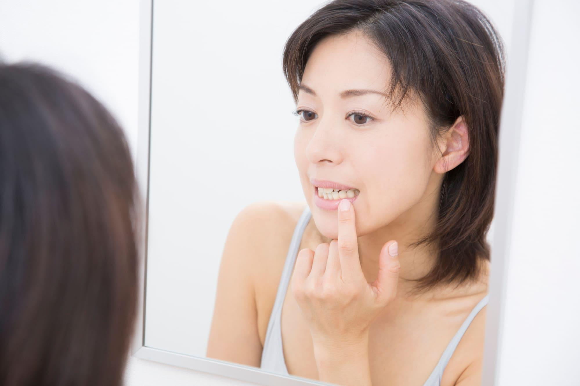 インプラント治療中に歯がない期間はある？治療中はどうやって過ごす？