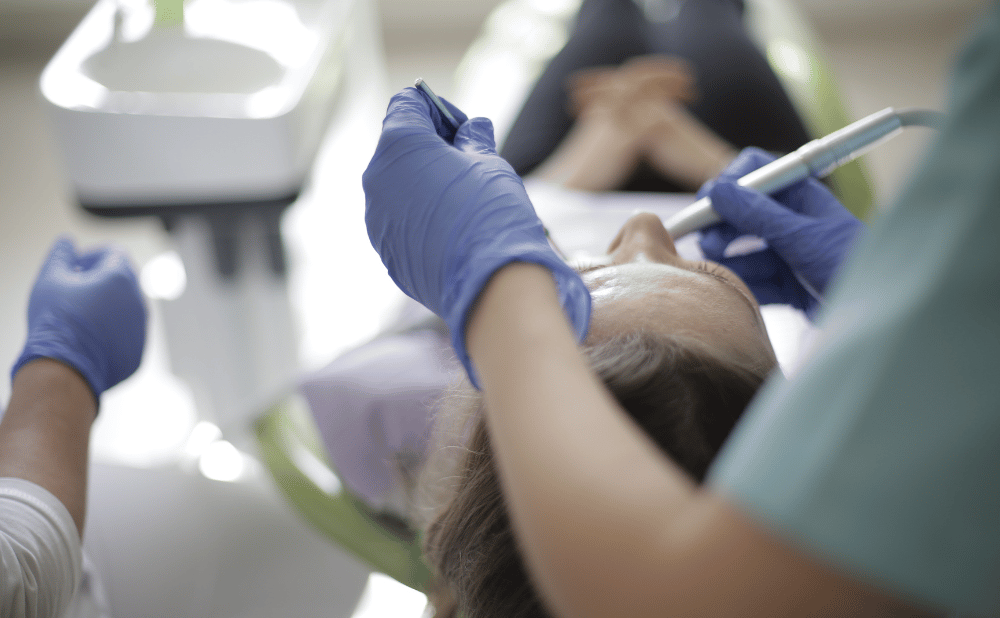 インプラントの再治療が必要になるケースとは