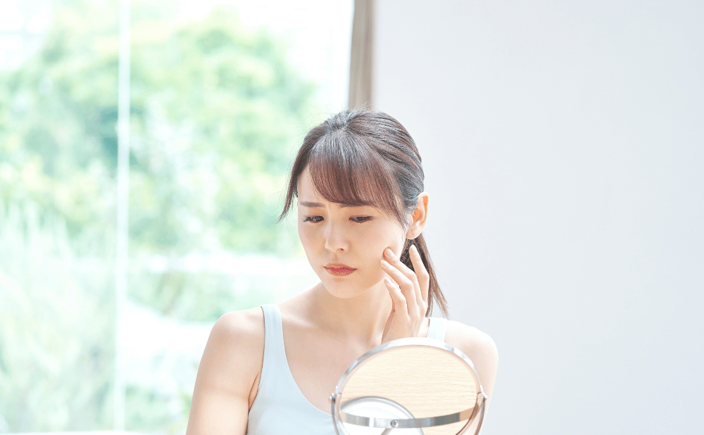 歯列矯正で頬がこけるように見えるのはなぜ