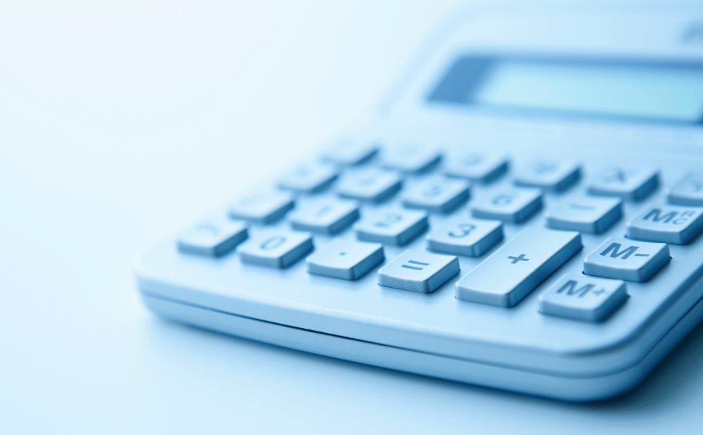 山県市周辺のインプラント治療費用相場